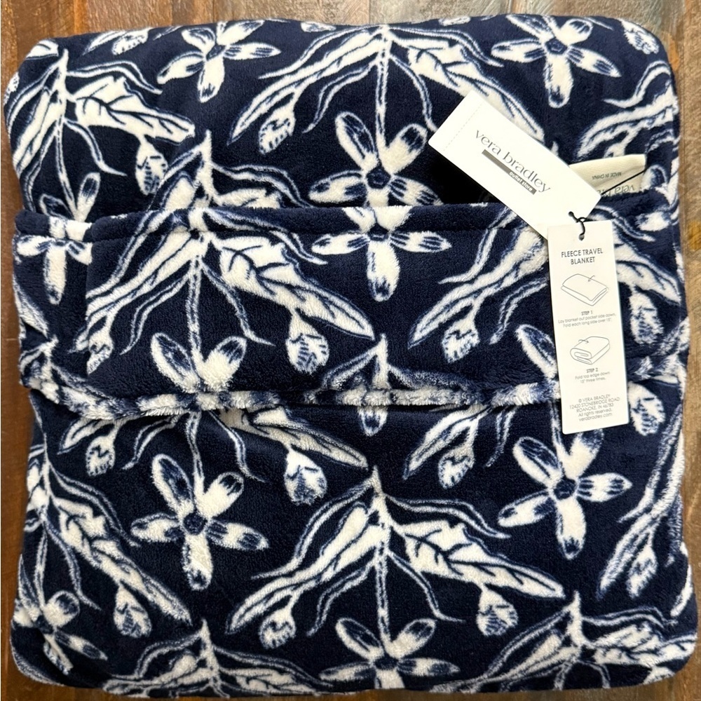 Vera Bradley Etched Floral Navy Fleece Travel Blanket 45x60 NWT